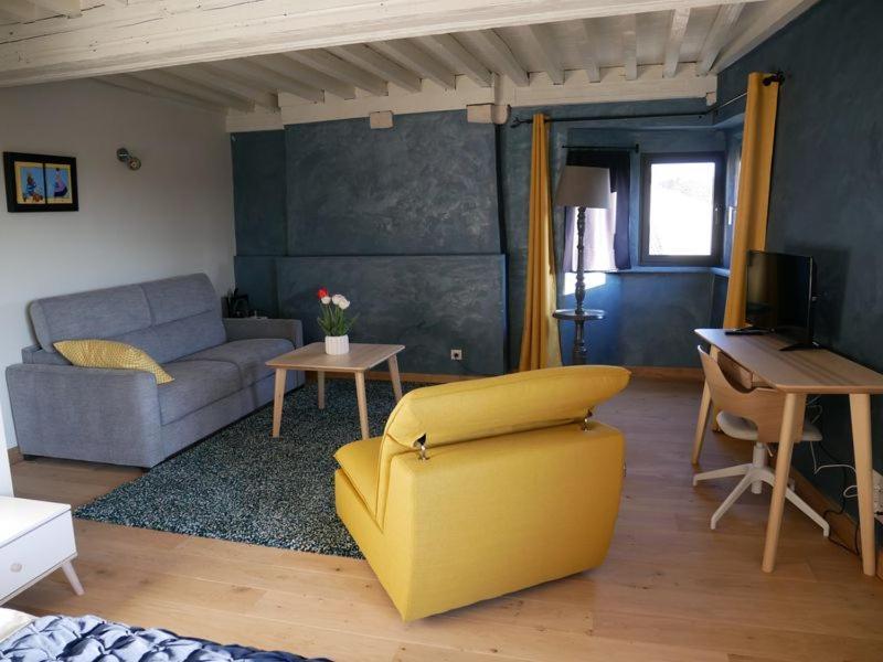 La Maison Forte - Chambres Et Table D'Hotes Millery  Exterior photo